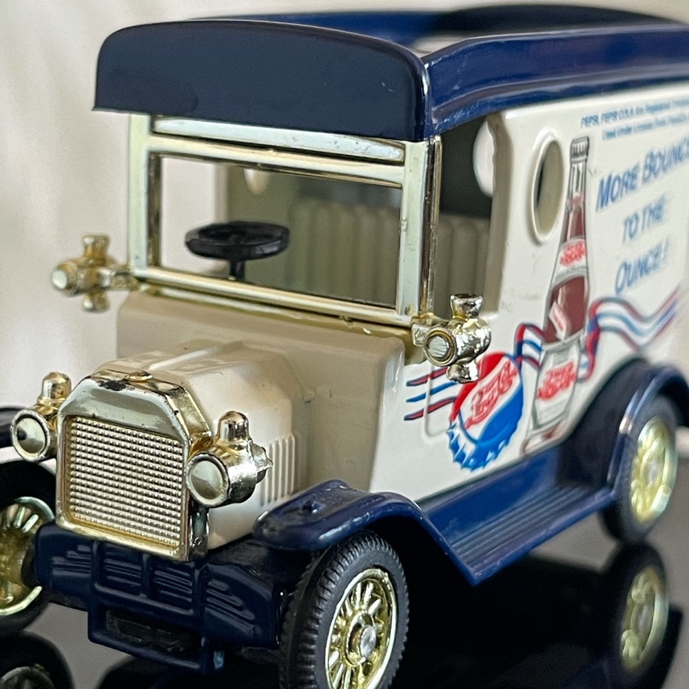 PEPSI COLA METAL TRUCK - Picture 7 of 8